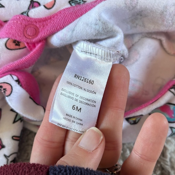 Betsey Johnson Baby Girl Footed Sleeper 6 Months Rainbow Hearts Pajamas - Picture 6 of 8